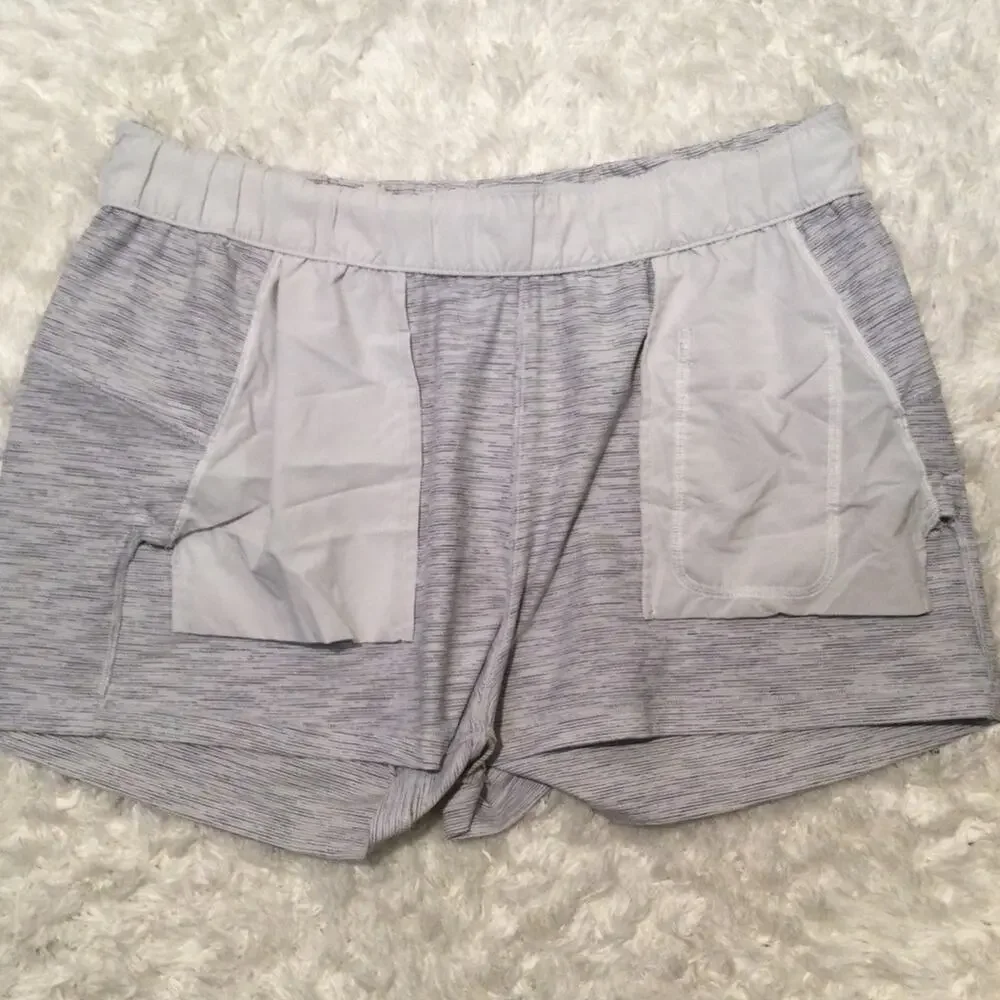 Lululemon On The Fly Shorts 2.5 Size 12 Activewear Drawstrings